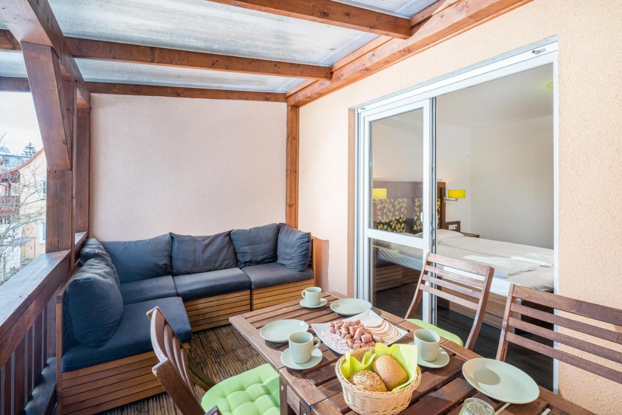זירנדורף Hotel Knorz מראה חיצוני תמונה