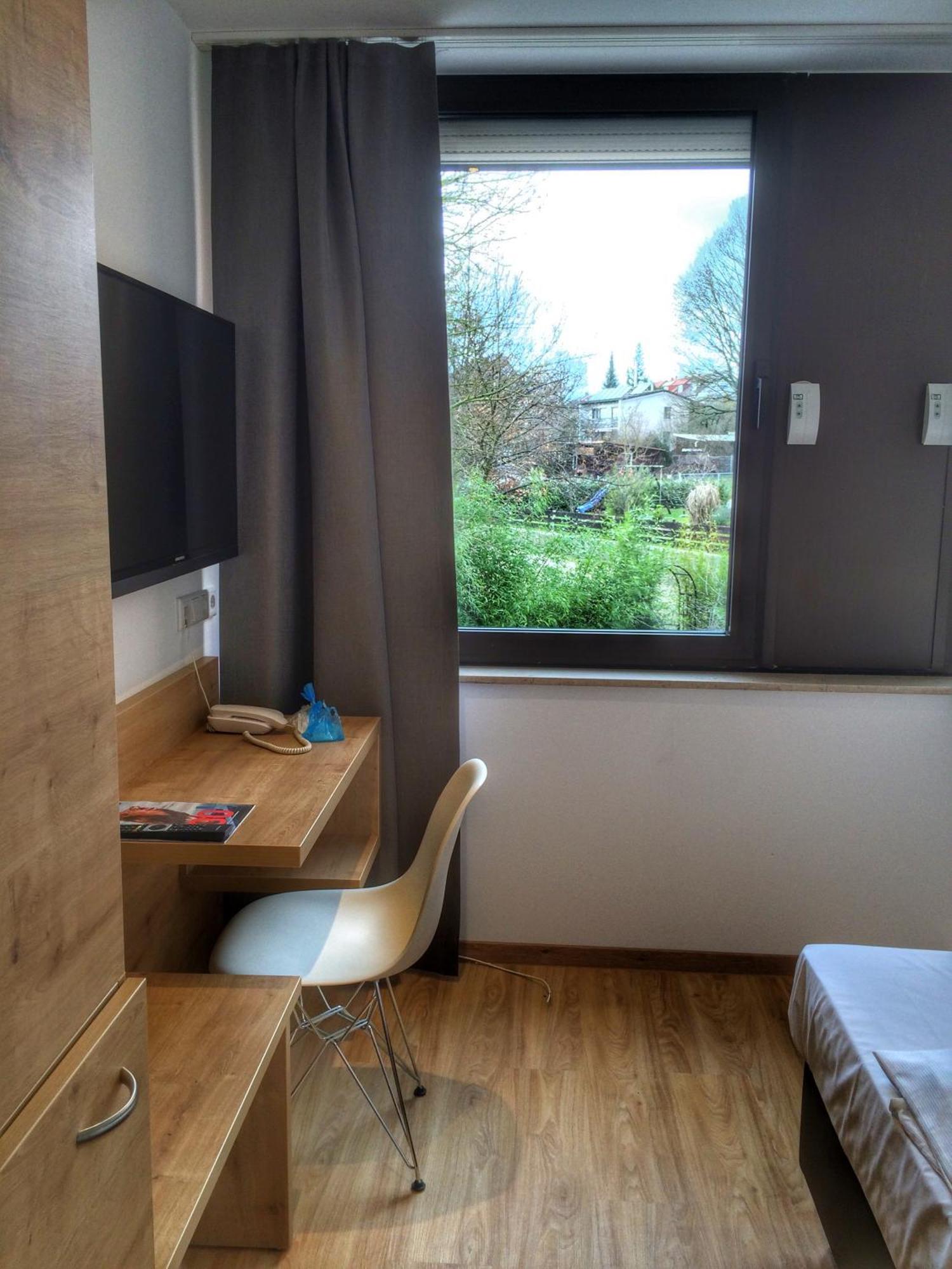 זירנדורף Hotel Knorz חדר תמונה