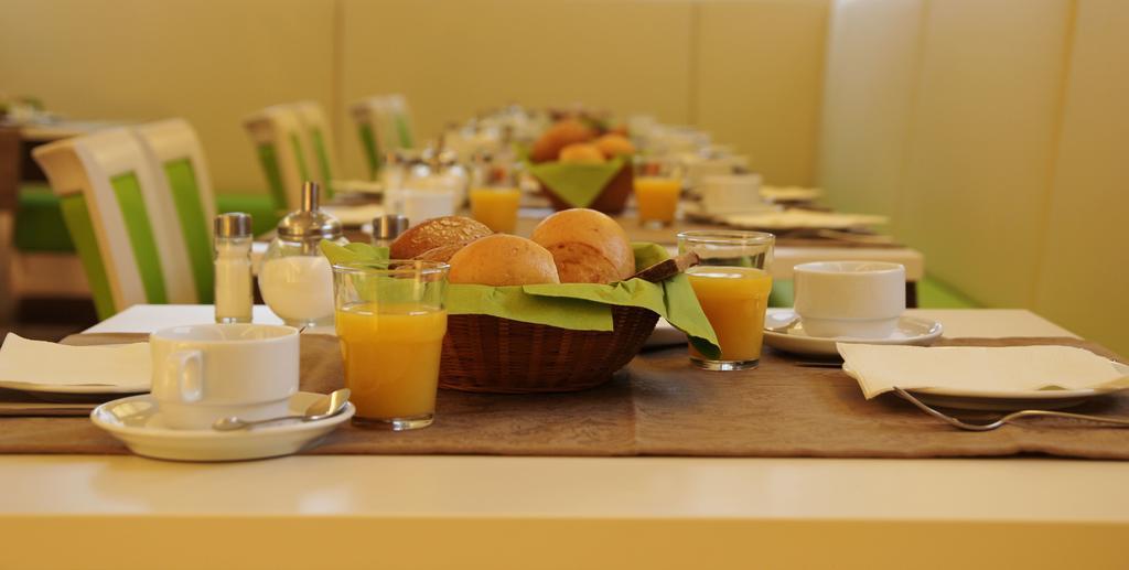 זירנדורף Hotel Knorz מראה חיצוני תמונה